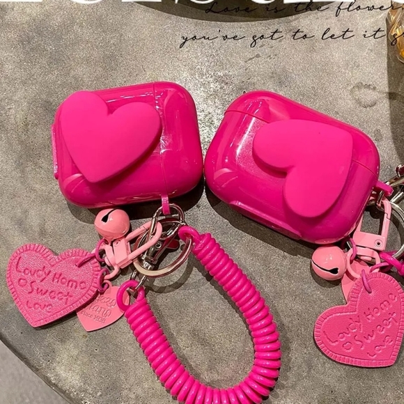 Airpod Pro Case with Spring Flexible Keychain. - Picture 3 of 3